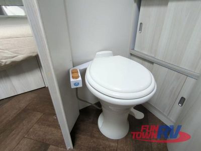 2023 Airstream International - Photo 31