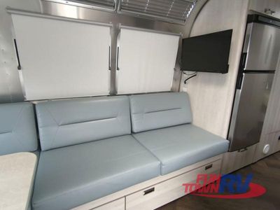 2023 Airstream International - Photo 24