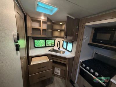 2023 Grand Design Imagine XLS — photo 25 view