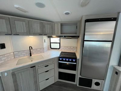 2022 Cruiser RV Shadow Cruiser - Photo 11
