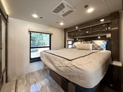 2022 Jayco Seneca Prestige - Photo 9