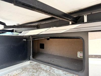 2022 Jayco Seneca Prestige - Photo 25