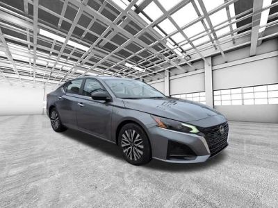 2025 Nissan Altima - Photo 1