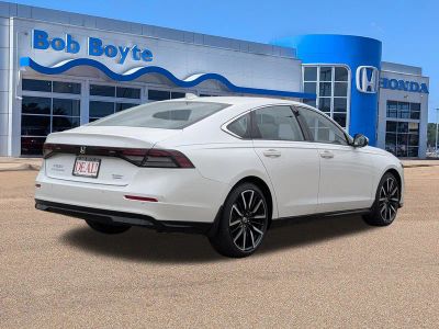 2026 Honda Accord Hybrid - Photo 3