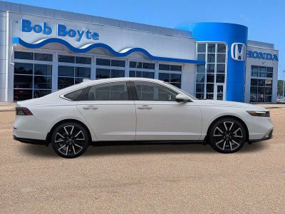 2026 Honda Accord Hybrid - Photo 2