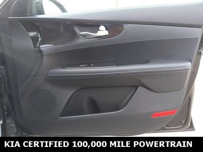 2024 Kia Forte - Photo 23