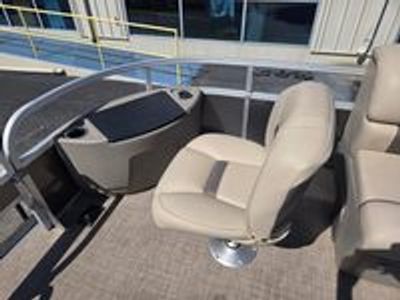 2023 Sun Tracker Fishing Barge 20 DLX - Photo 24