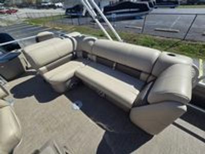 2023 Sun Tracker Fishing Barge 20 DLX - Photo 20