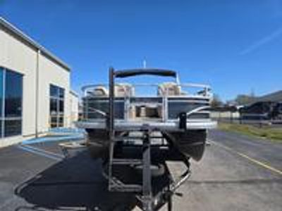 2023 Sun Tracker Fishing Barge 20 DLX - Photo 4