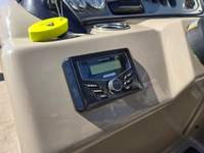 2023 Sun Tracker Fishing Barge 20 DLX - Photo 17