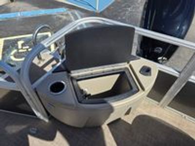 2023 Sun Tracker Fishing Barge 20 DLX - Photo 13