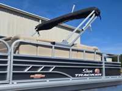 2023 Sun Tracker Fishing Barge 20 DLX - Photo 3