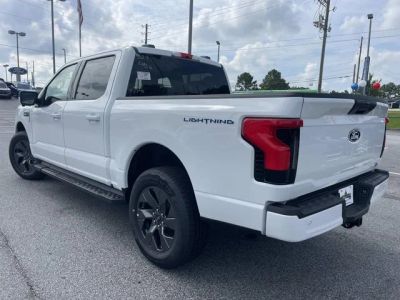 2025 Ford F-150 Lightning - Photo 4