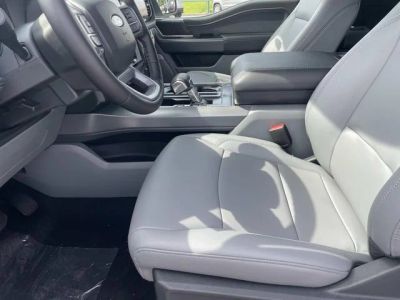 2025 Ford F-150 Lightning - Photo 13
