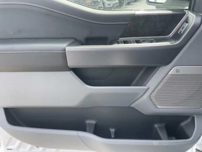 2025 Ford F-150 Lightning - Photo 10