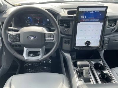 2025 Ford F-150 Lightning - Photo 9