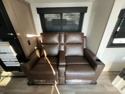 2027 Jayco NORTH TRAIL — photo 7 view