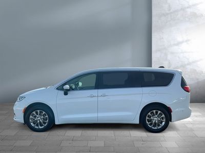 2023 Chrysler Pacifica — rear three-quarter view