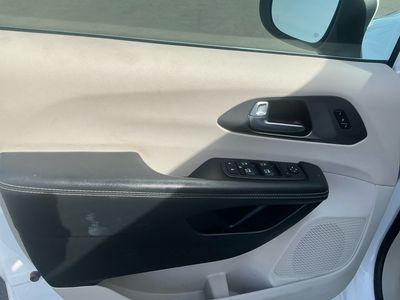 2023 Chrysler Pacifica — photo 15 view
