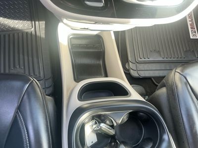 2023 Chrysler Pacifica — photo 12 view