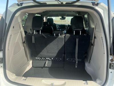 2023 Chrysler Pacifica — photo 18 view
