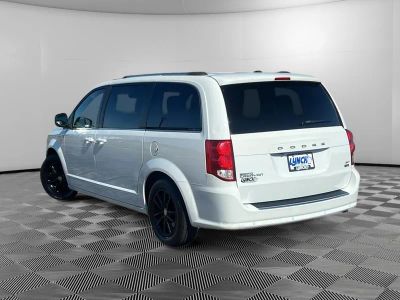 2018 Dodge Grand Caravan — side profile view