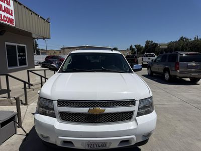 2014 Chevrolet Suburban 1500 - Photo 9