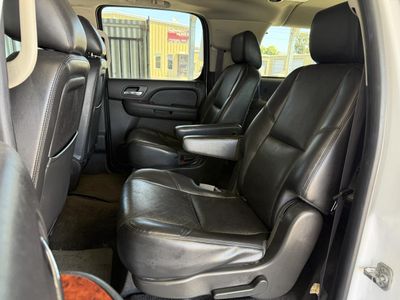 2014 Chevrolet Suburban 1500 - Photo 15