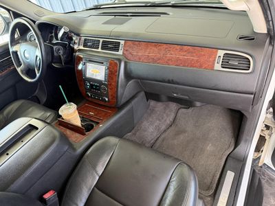 2014 Chevrolet Suburban 1500 - Photo 18