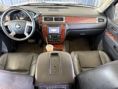 2014 Chevrolet Suburban 1500 - Photo 17