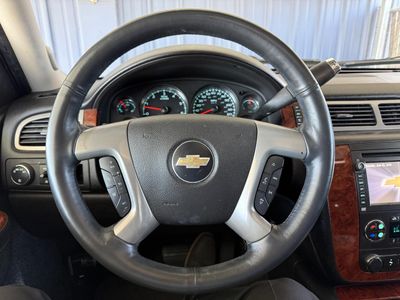 2014 Chevrolet Suburban 1500 - Photo 23