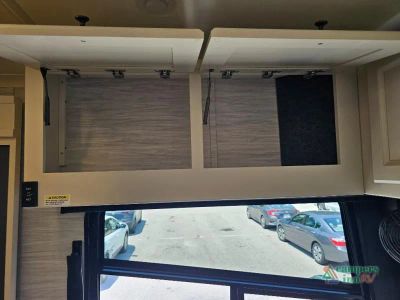 2027 Tiffin Motorhomes Allegro RED — photo 20 view