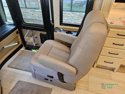 2027 Tiffin Motorhomes Allegro RED — photo 16 view