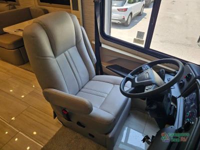 2027 Tiffin Motorhomes Allegro RED — photo 15 view