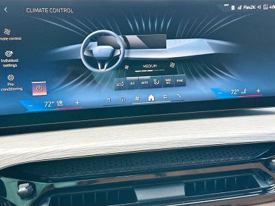 2026 BMW 3 Series — photo 13 view