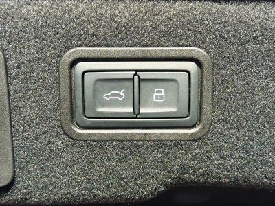 2023 Audi A8 — photo 12 view