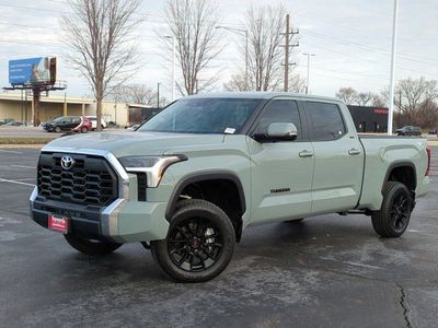 2024 Toyota Tundra - Photo 2