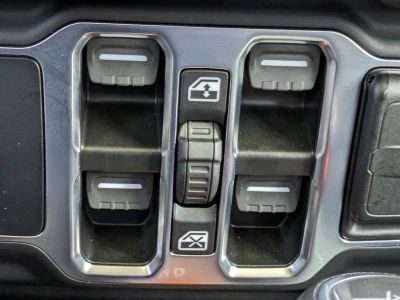 2024 Jeep Wrangler — photo 24 view