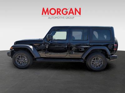 2024 Jeep Wrangler — photo 9 view