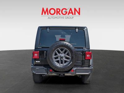 2024 Jeep Wrangler — photo 7 view