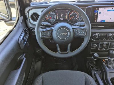 2024 Jeep Wrangler — photo 17 view