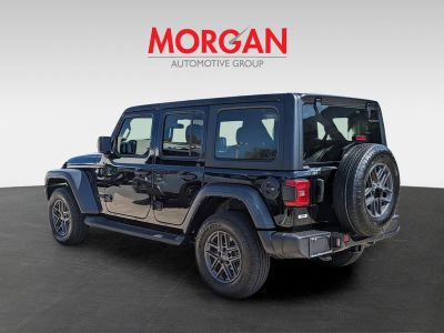 2024 Jeep Wrangler — photo 8 view
