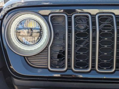 2024 Jeep Wrangler — photo 11 view