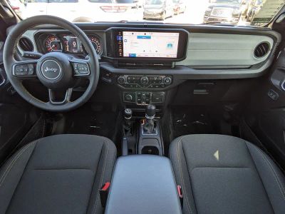 2024 Jeep Wrangler — photo 16 view