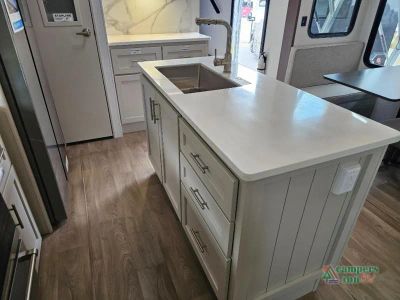 2027 Alliance RV Avenue — photo 13 view