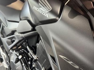 2025 Honda CB750 Hornet - Photo 9
