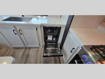 2027 Venture RV SportTrek Touring Edition — photo 31 view