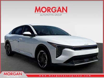 2026 Kia K4 EX in Snow White Pearl — front three-quarter view