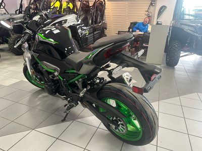 2025 Kawasaki Z900 SE ABS - Photo 3