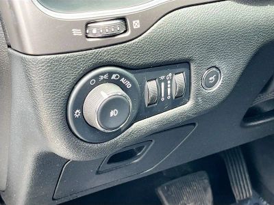 2022 Jeep Cherokee — photo 10 view